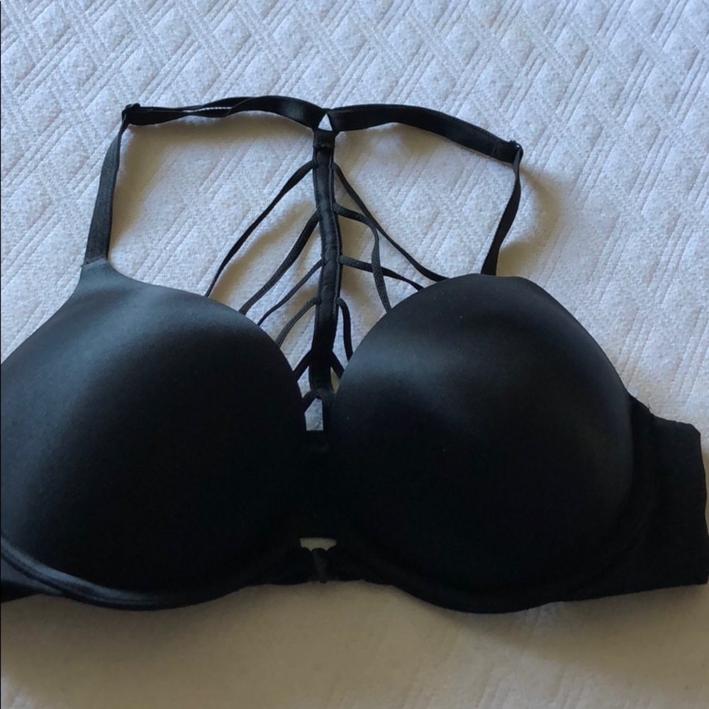 Victoria’s Secret bombshell bra
